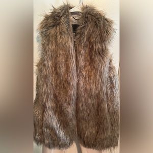 EUC Banana Republic faux fur vest